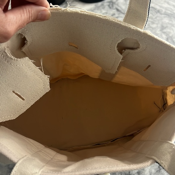 Boatkin canvas bad. Cream with Navy. Unfinished look is intentional.brand new - Picture 6 of 8